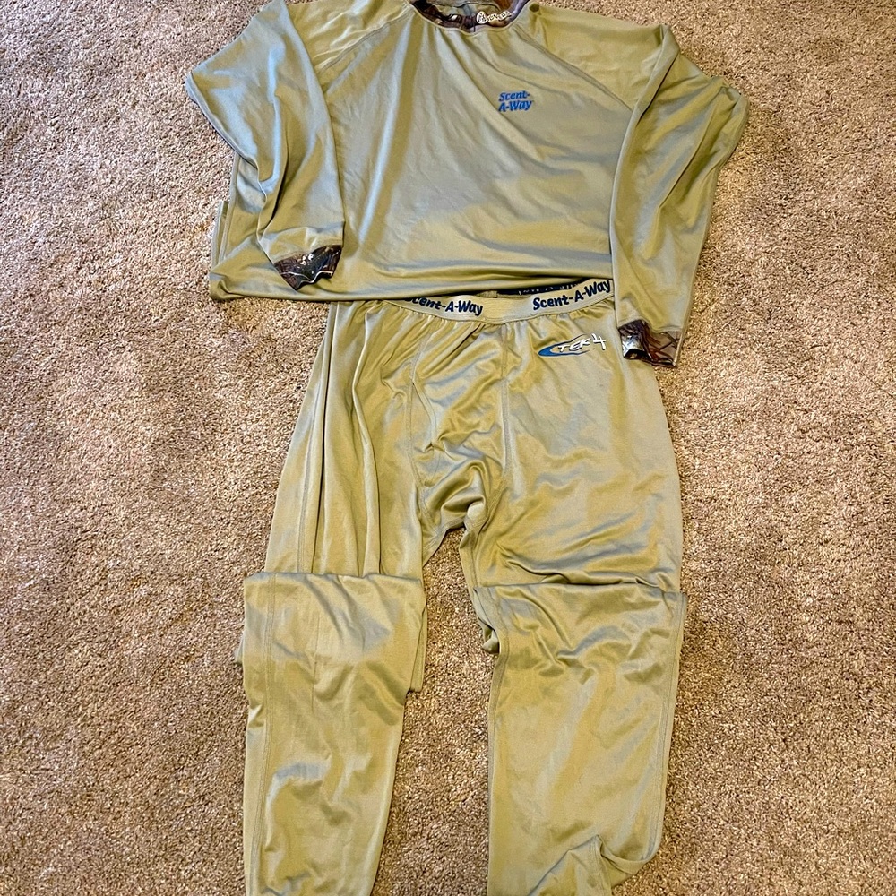 Men’s hunting base layer. Large.